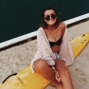 Meet your Posher, Alyssa